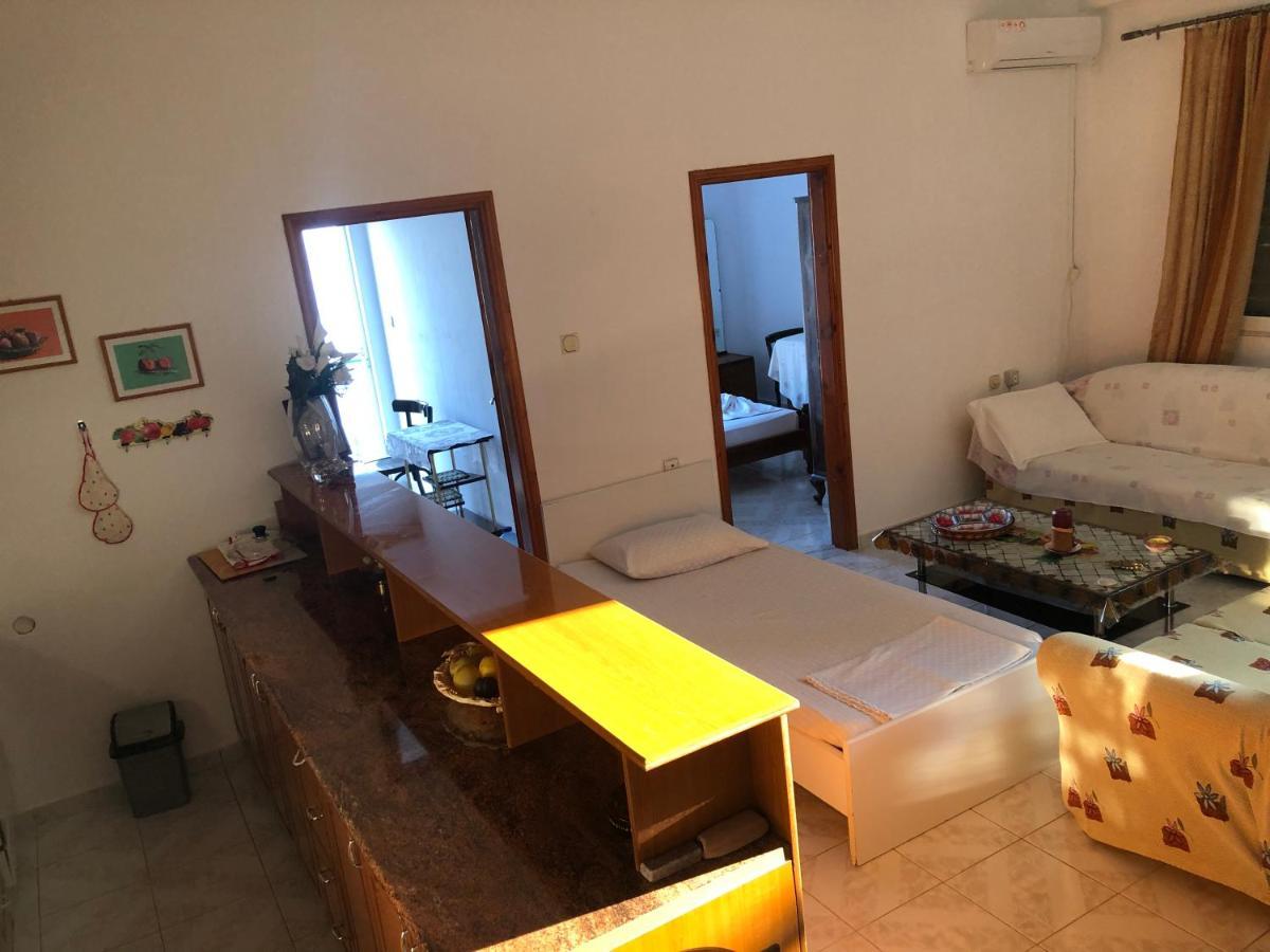 Dina House Apartman Himara Kültér fotó
